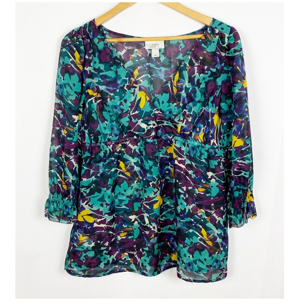 Loft Long Sleeve Printed Top Size Large pit to pit 19 in, shoulder to hem 27 in.